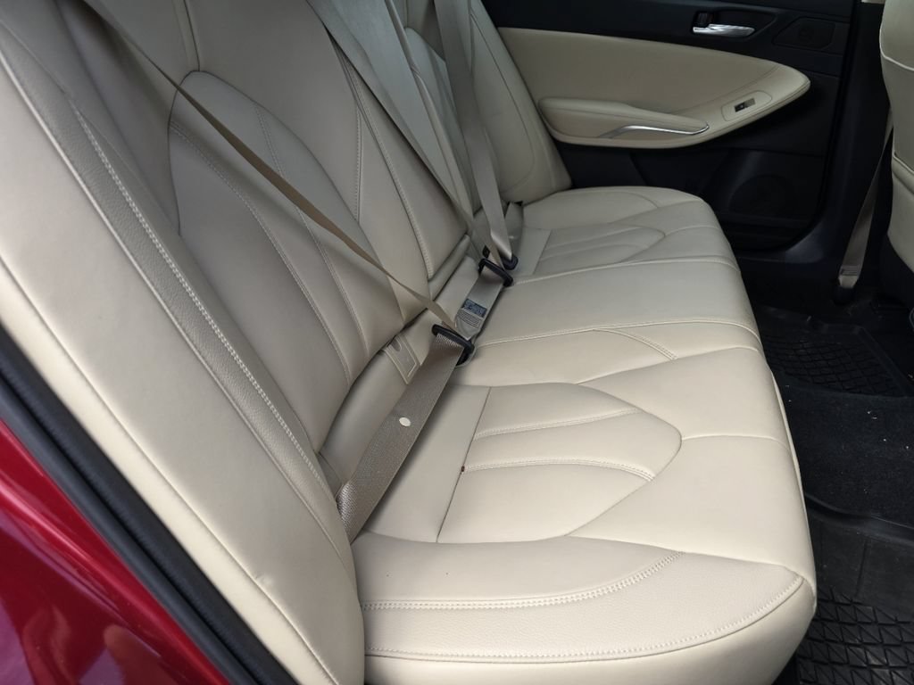 Certified 2019 Toyota Avalon XLE w/ Moonroof Package FWD image 19