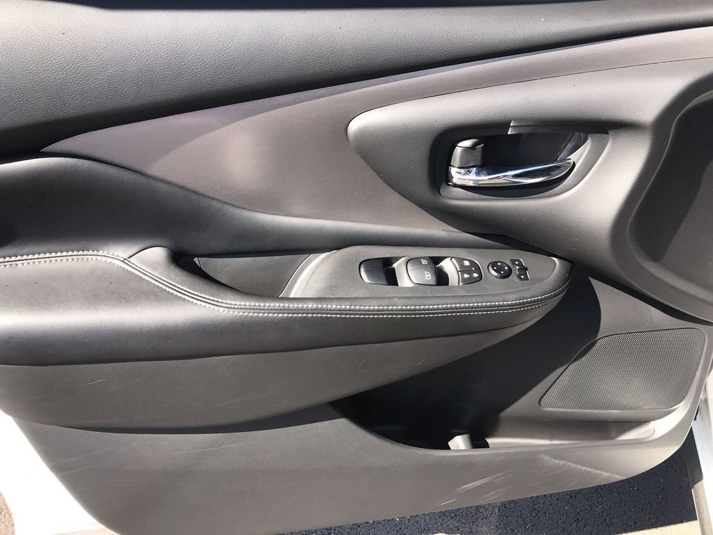 Used 2023 Nissan Murano SV w/ SV Midnight Edition Package FWD image 15