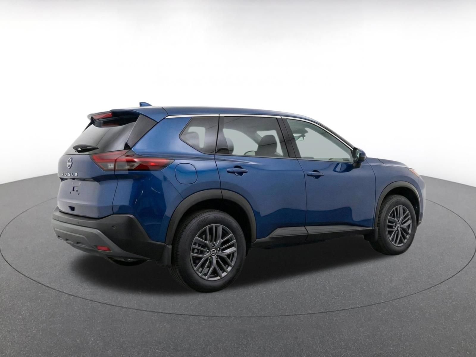 Used 2026 Nissan Rogue SV AWD/4WD image 9