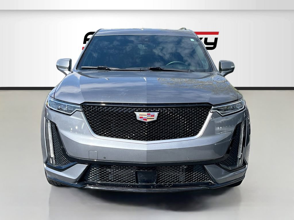 Used 2022 Cadillac XT6 Sport w/ Platinum Package image 2