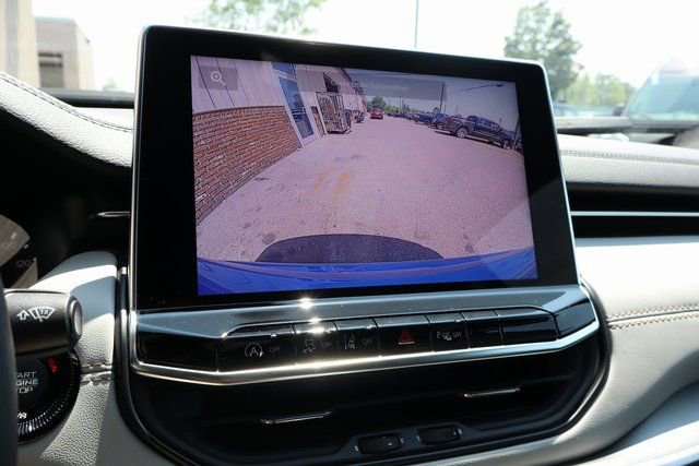 New 2025 Jeep Compass Limited image 18