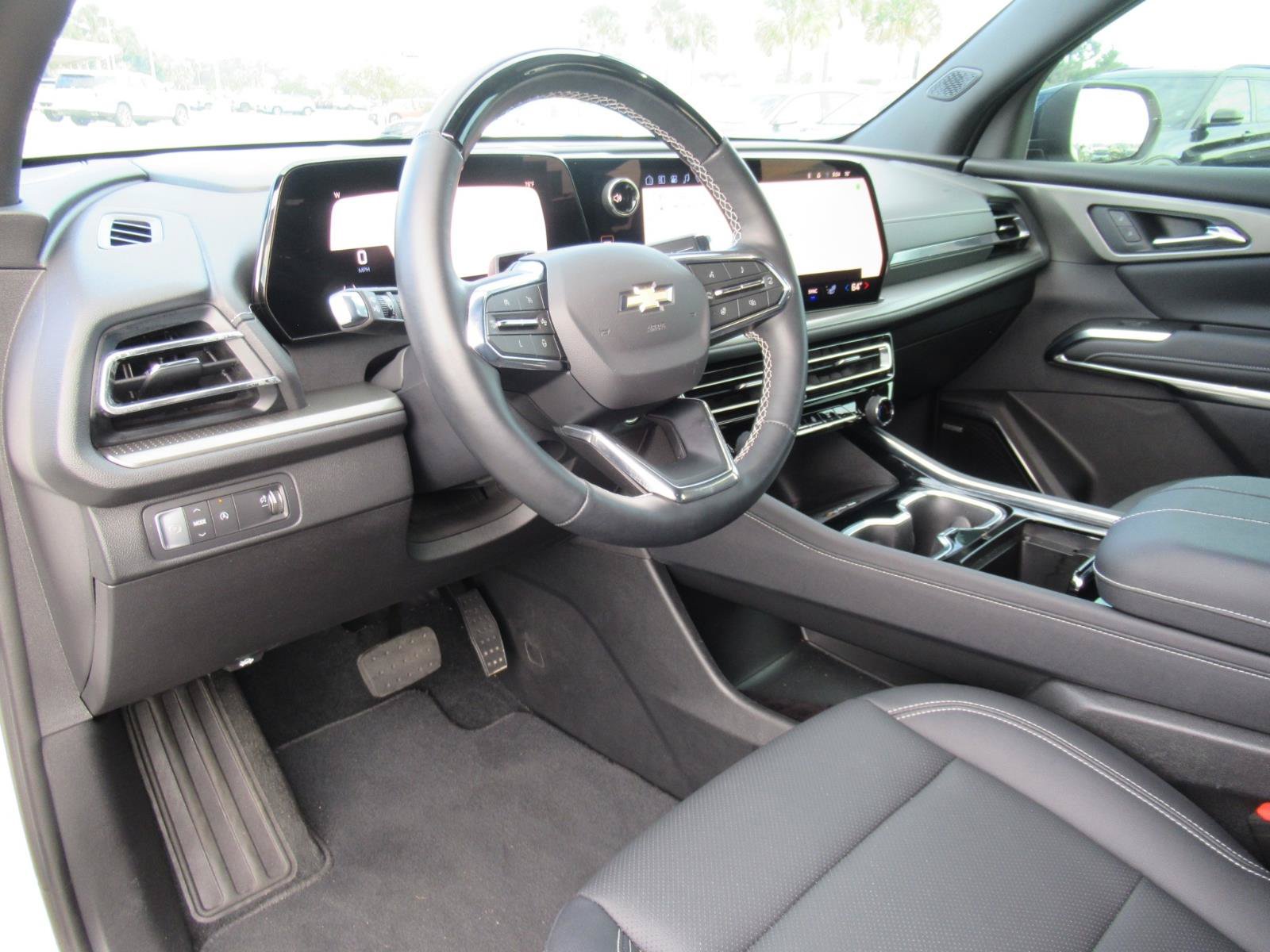 Used 2024 Chevrolet Traverse LT w/ Enhanced Driving Package FWD image 18