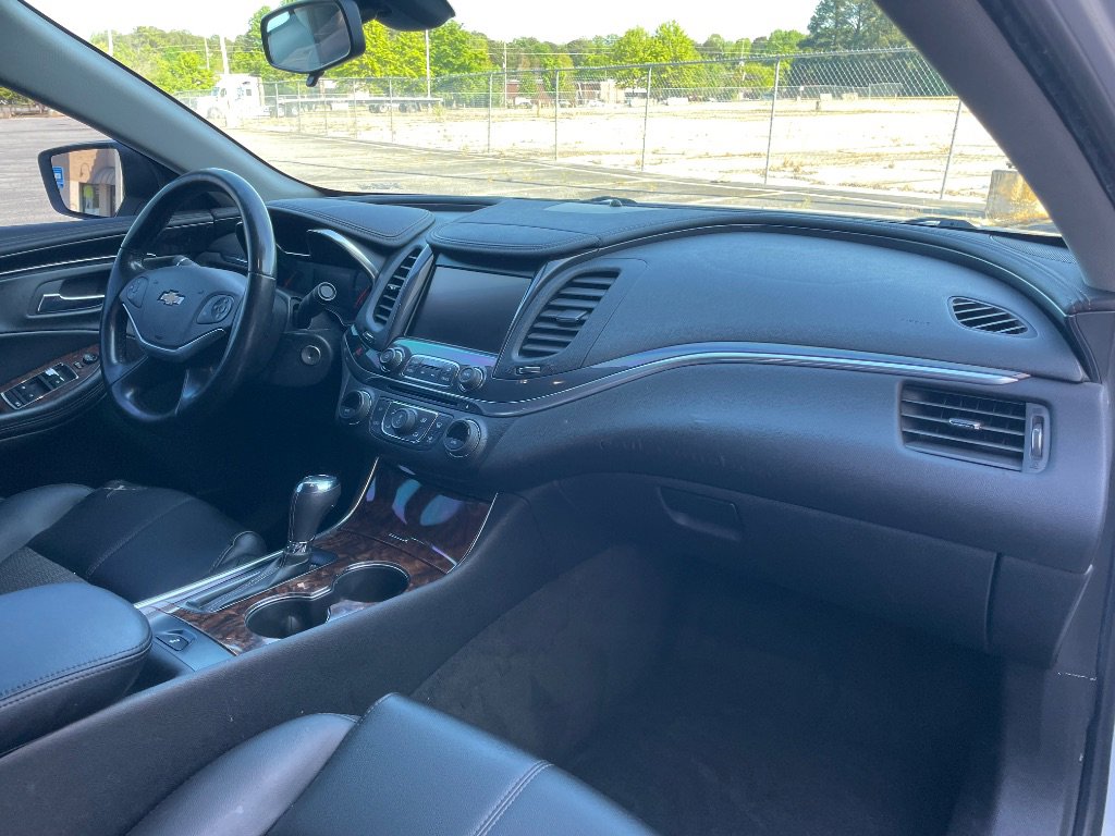 Used 2015 Chevrolet Impala LT FWD image 19