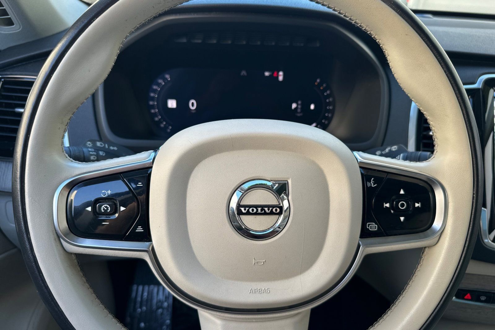 Certified 2024 Volvo XC90 B6 Plus image 27