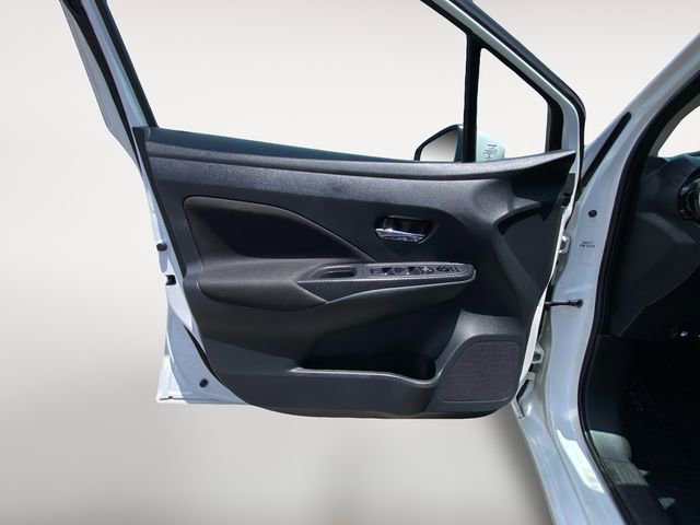 Used 2021 Nissan Versa SV image 16