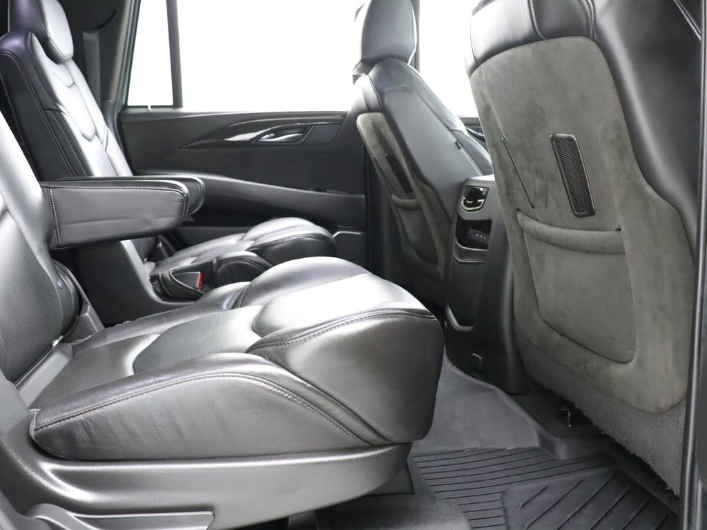 Used 2019 Cadillac Escalade Platinum image 33