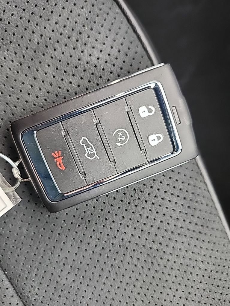 New 2025 Jeep Grand Cherokee L Altitude image 32