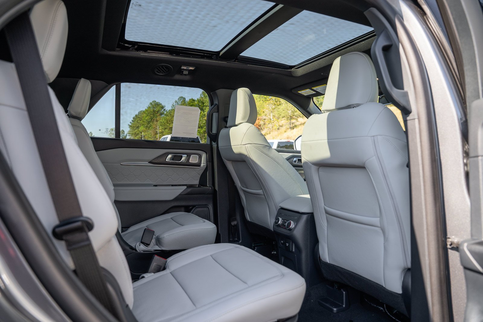 New 2027 Ford Explorer Platinum w/ 3.0L Ultimate Package AWD/4WD image 10