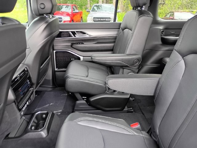 New 2026 Jeep Grand Wagoneer Limited w/ Premium Group II AWD/4WD image 17