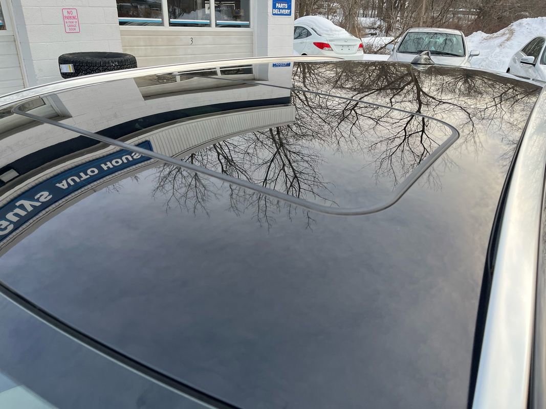 Used 2017 Volvo V60 T5 Premier w/ Convenience Package image 28