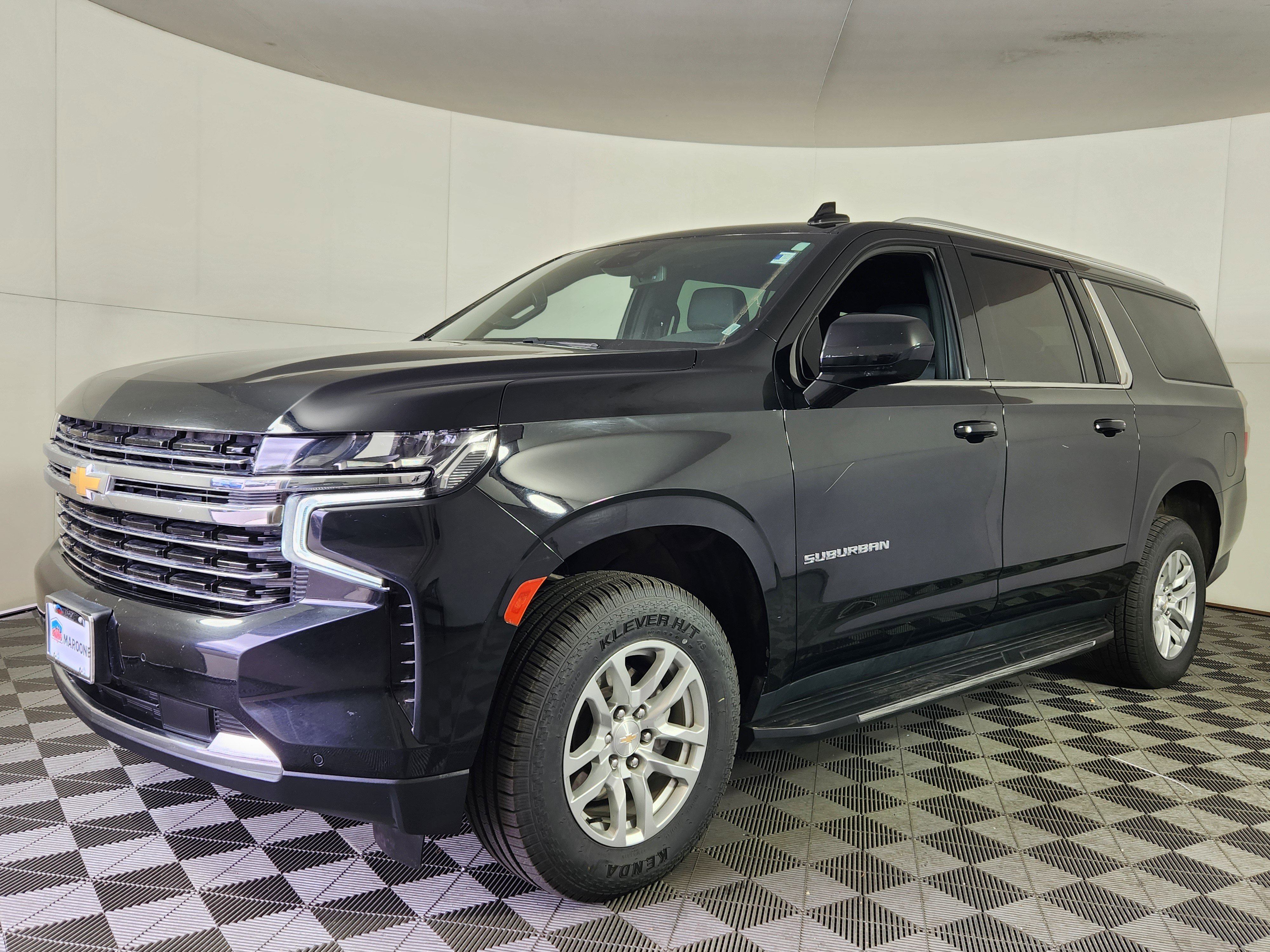 Used 2024 Chevrolet Suburban LT AWD/4WD image 3