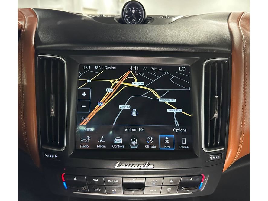 Used 2018 Maserati Levante GranLusso image 28