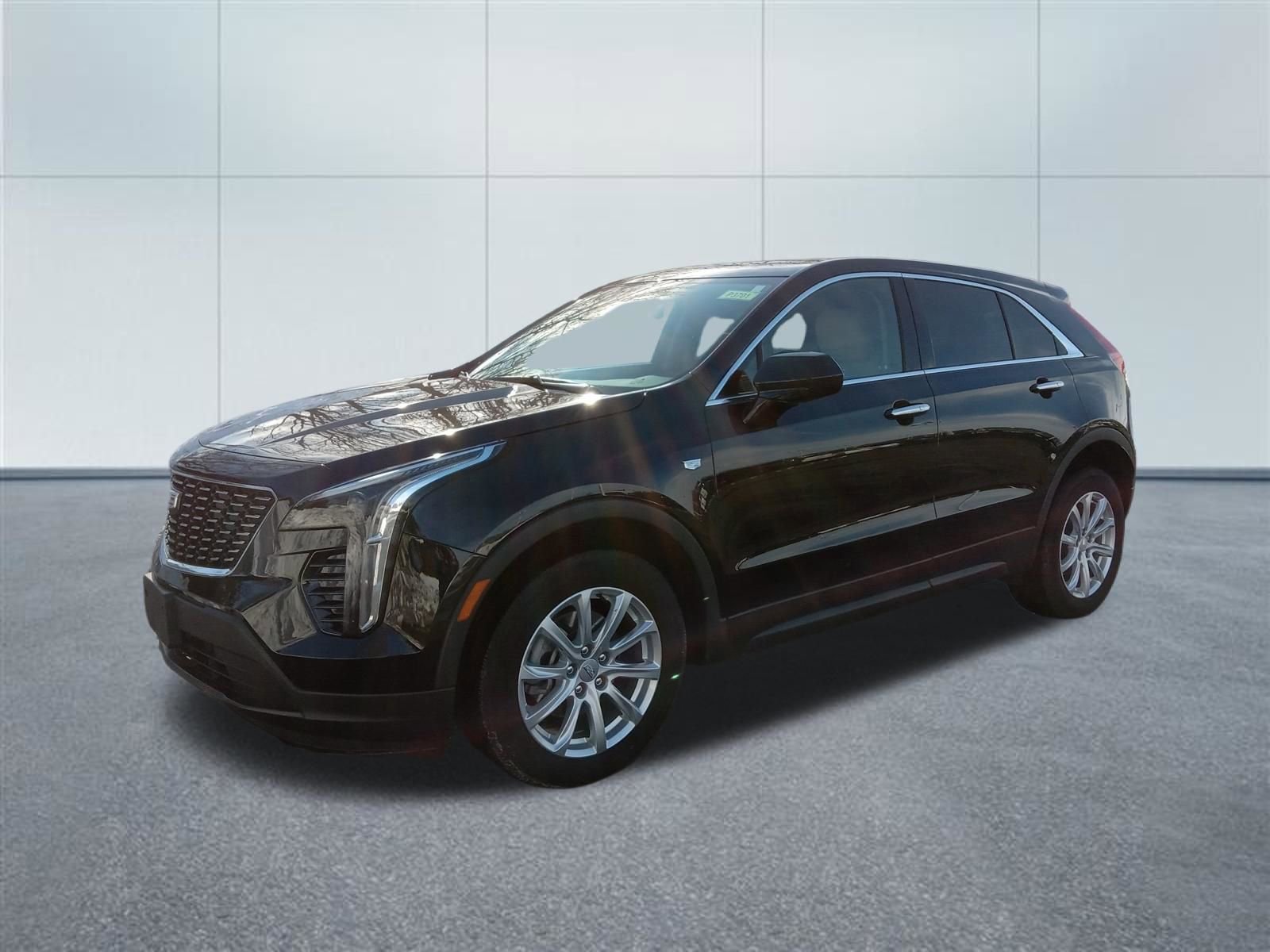 Used 2023 Cadillac XT4 Luxury image 1
