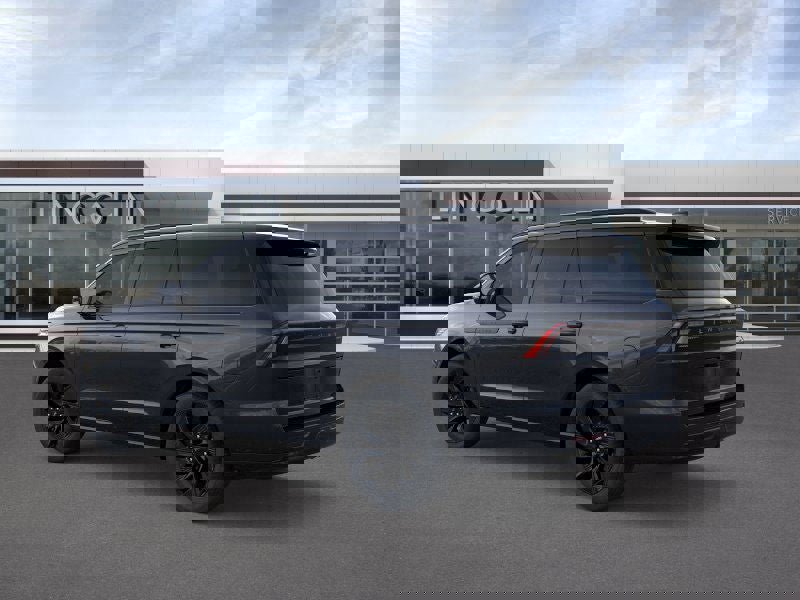 New 2025 Lincoln Navigator Reserve w/ Jet Appearance Package image 5