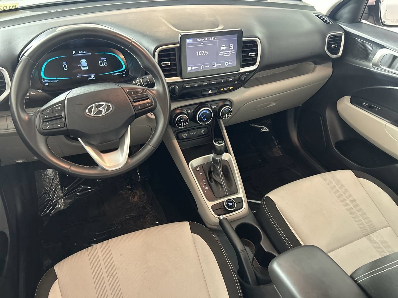 Used 2025 Hyundai Venue SEL FWD image 24