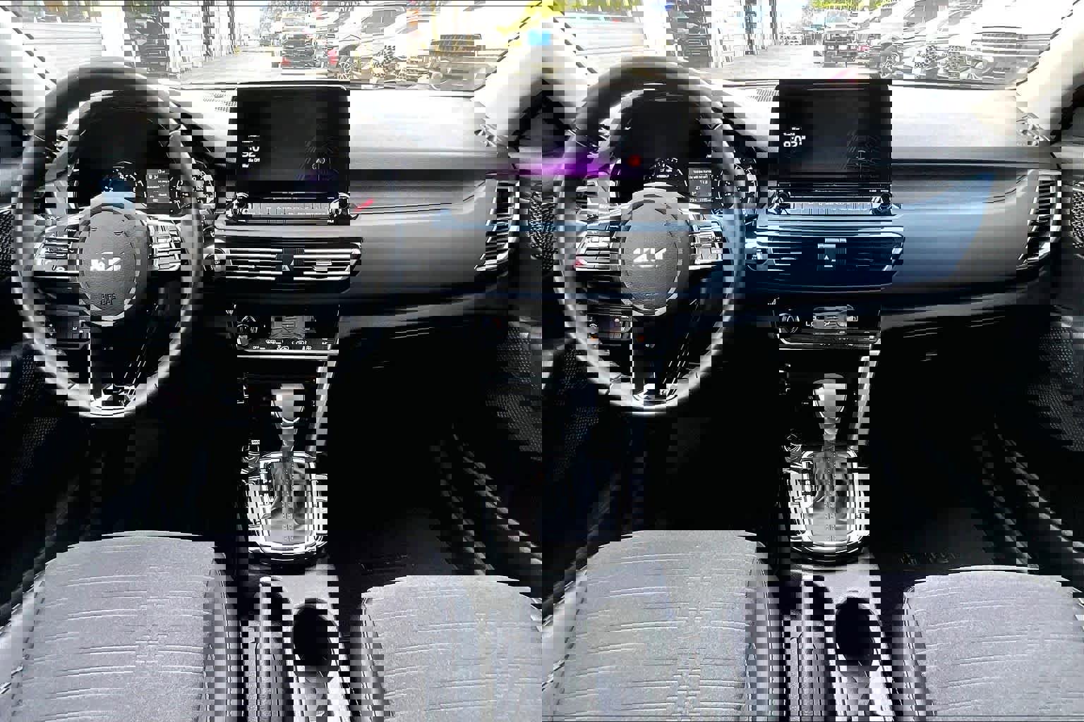 Used 2023 Kia Seltos S w/ Navigation Package image 16