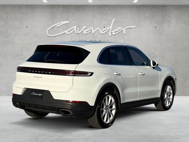 Used 2024 Porsche Cayenne AWD/4WD image 16