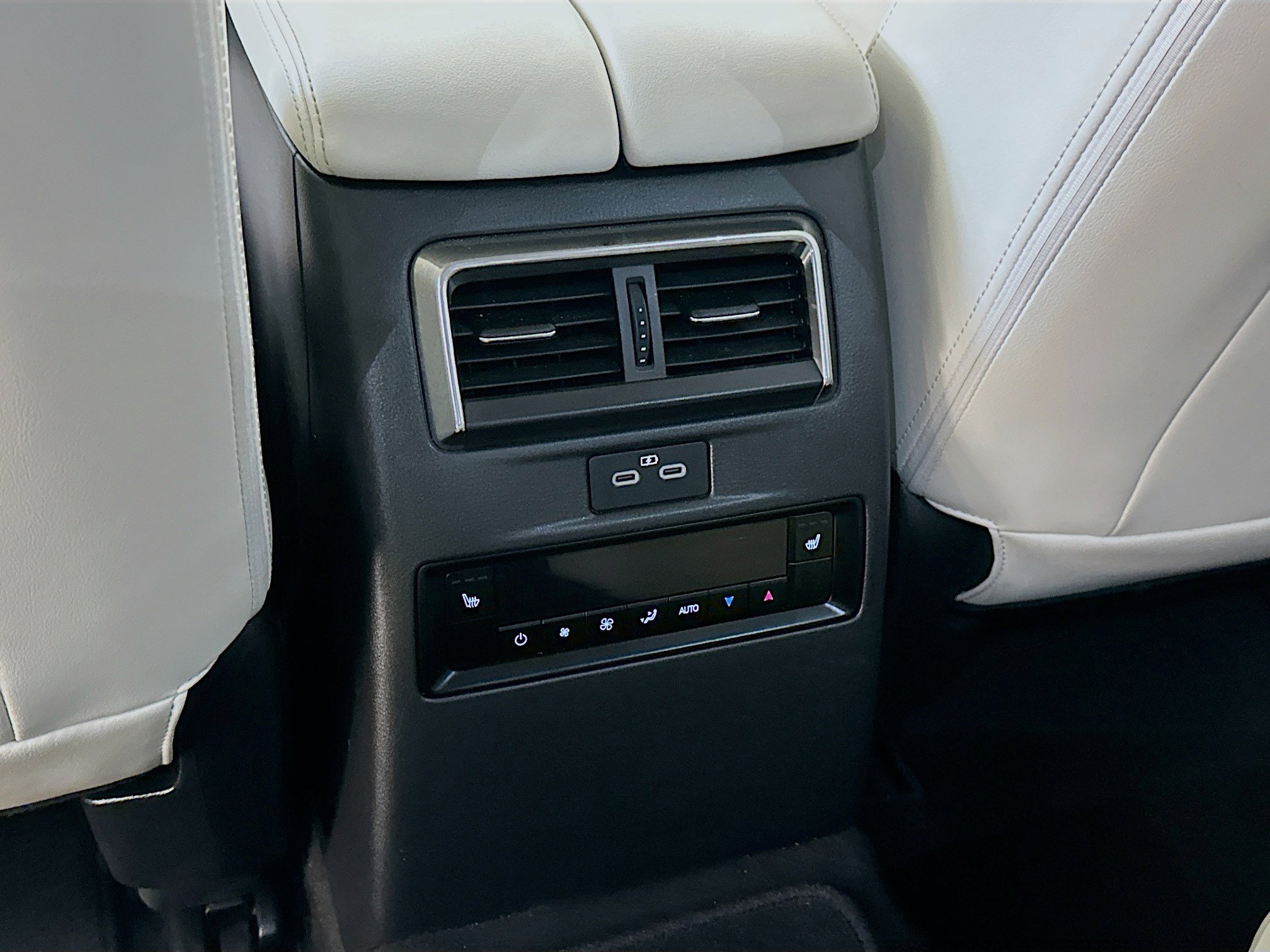 Used 2024 MAZDA CX-90 Plug-In Hybrid w/ Premium Plus image 29