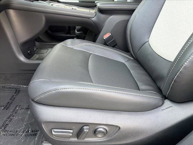 New 2026 Toyota Sienna Platinum image 12