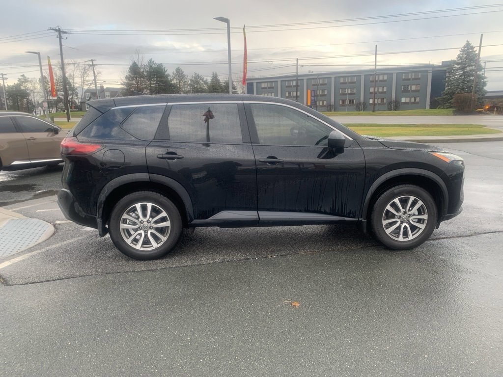 Used 2023 Nissan Rogue S image 8