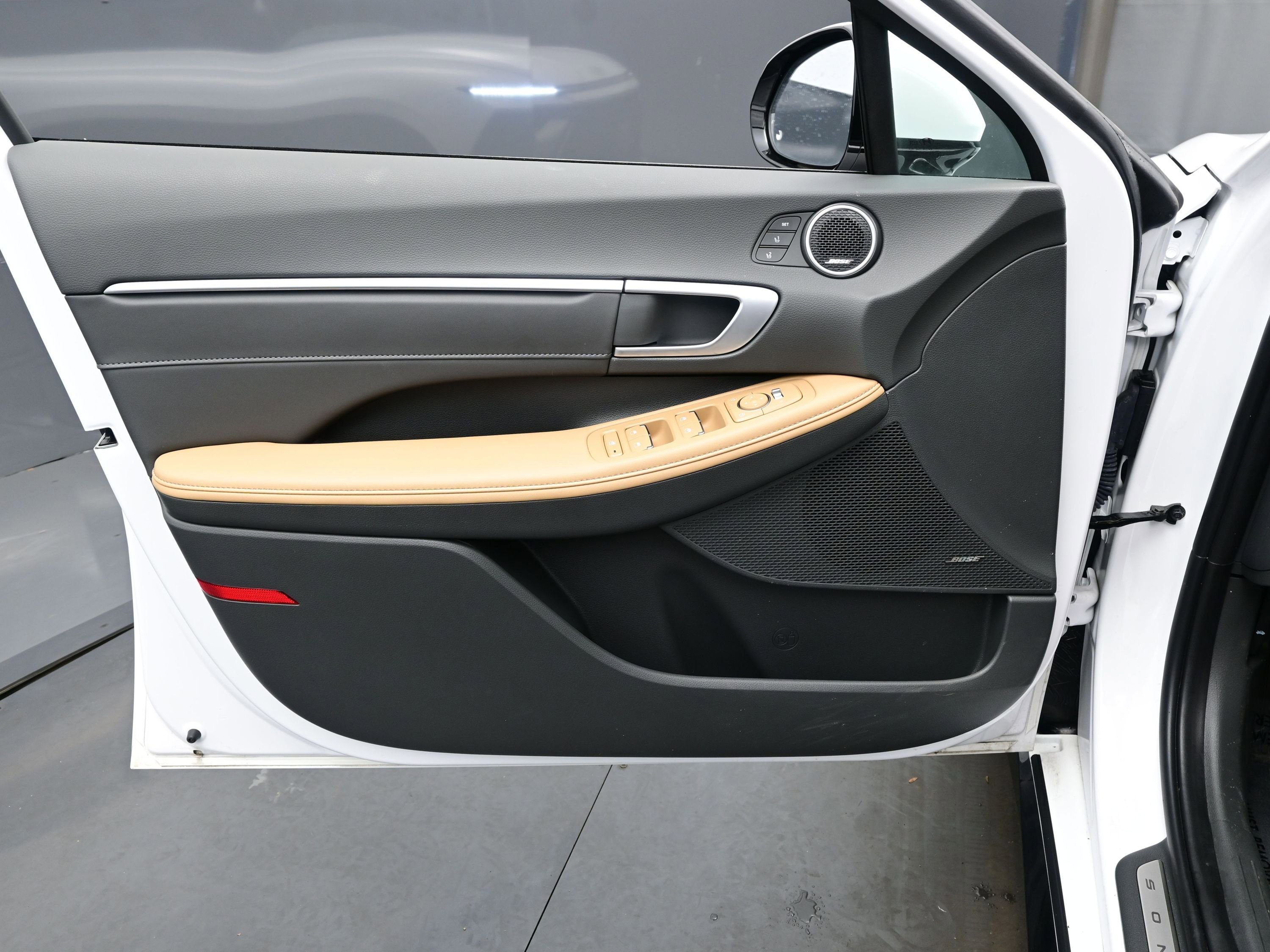 Certified 2025 Hyundai Sonata Limited image 9