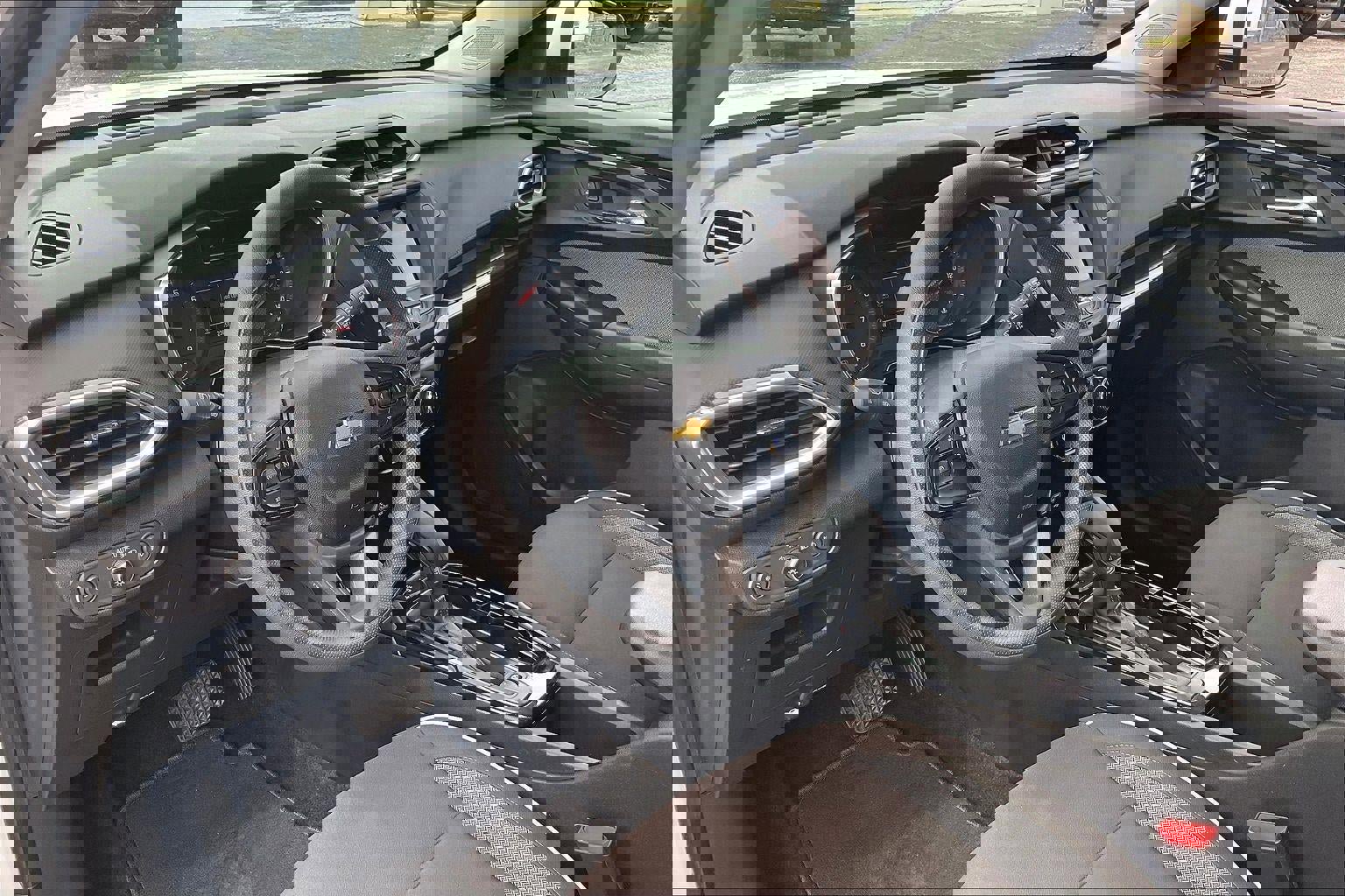 Used 2023 Chevrolet TrailBlazer LT FWD image 15