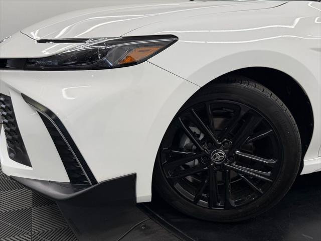 Used 2026 Toyota Camry SE FWD image 5