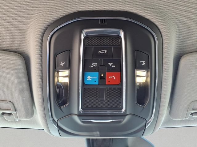 Used 2023 Jeep Grand Cherokee Limited AWD/4WD image 20