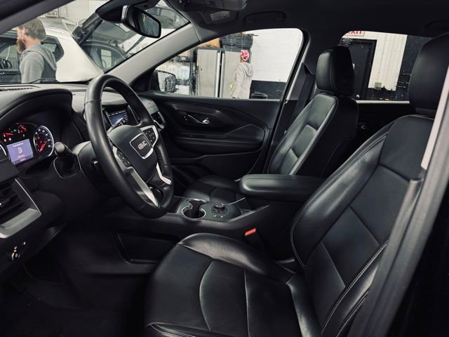 Used 2023 GMC Terrain SLT w/ Infotainment Package II image 17