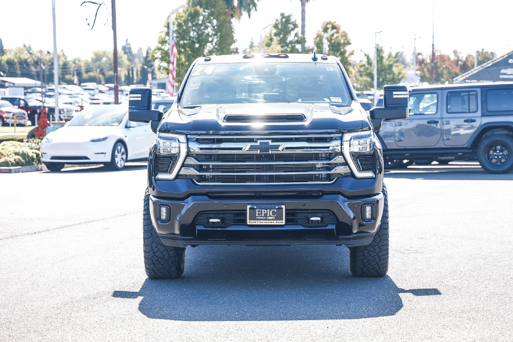 Used 2024 Chevrolet Silverado 3500 High Country w/ Technology Package AWD/4WD image 6