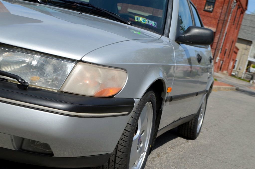 Used 1997 Saab 900 S FWD image 9