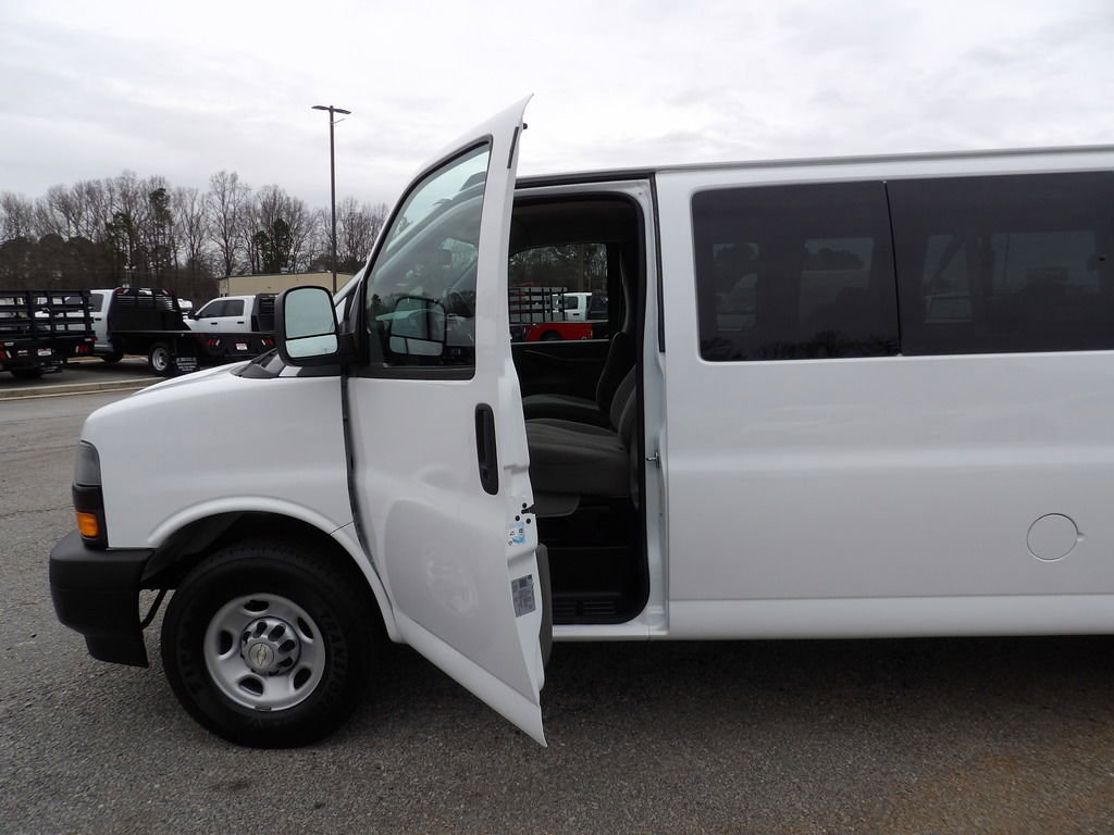 Used 2020 Chevrolet Express 3500 LS image 13