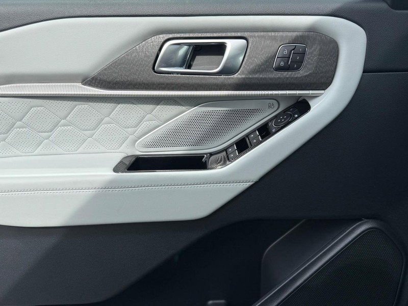 New 2026 Ford Explorer Platinum image 27
