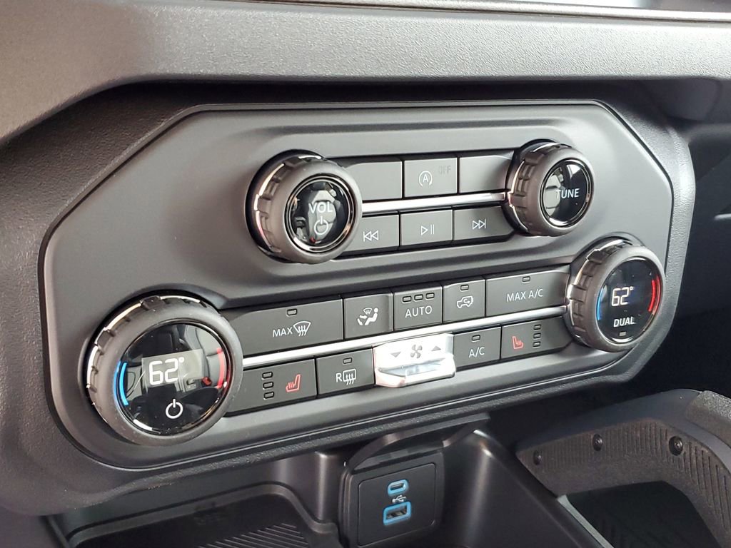 New 2025 Ford Bronco Big Bend w/ Black Diamond Package image 21