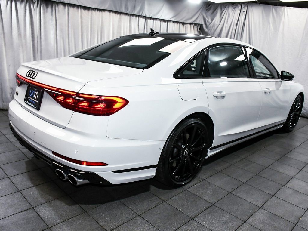 Used 2022 Audi S8 w/ S8 Comfort Plus Package AWD/4WD image 6