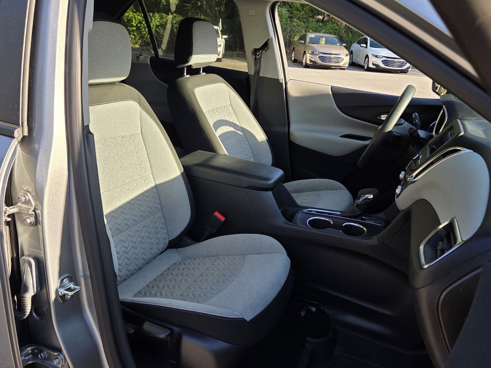 Used 2024 Chevrolet Equinox LS w/ LS Convenience Package FWD image 22