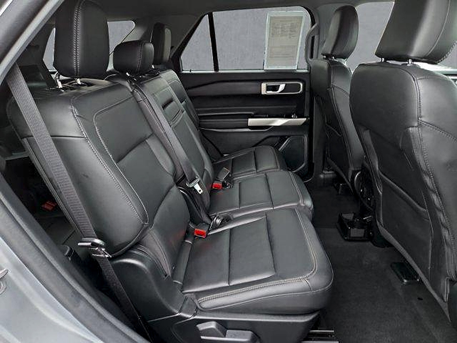 Certified 2023 Ford Explorer XLT w/ Equipment Group 202A AWD/4WD image 24
