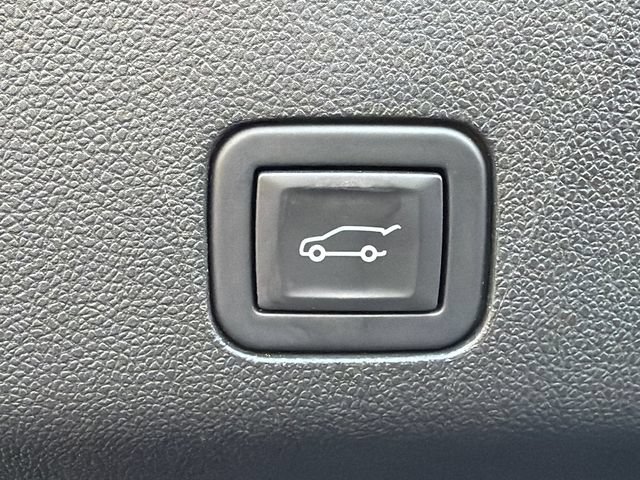 Used 2024 GMC Yukon Denali Ultimate AWD/4WD image 19