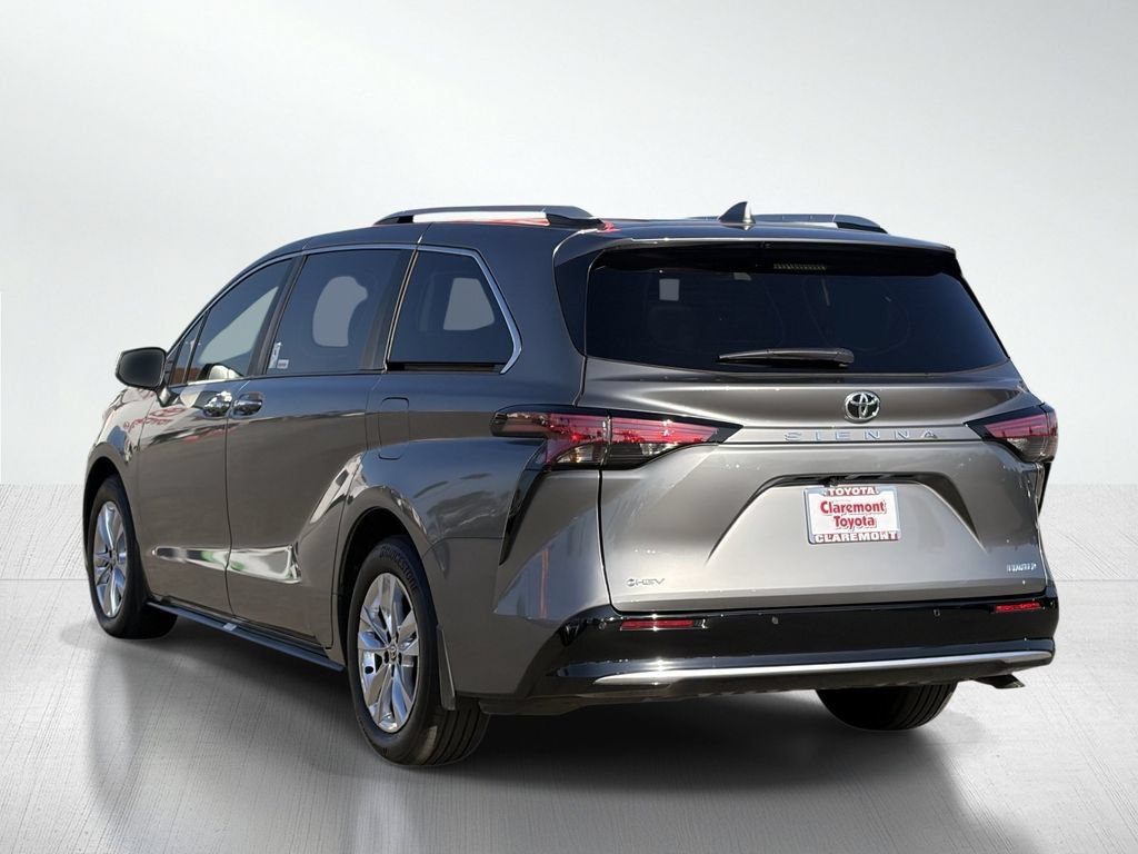 Certified 2026 Toyota Sienna Limited FWD image 4