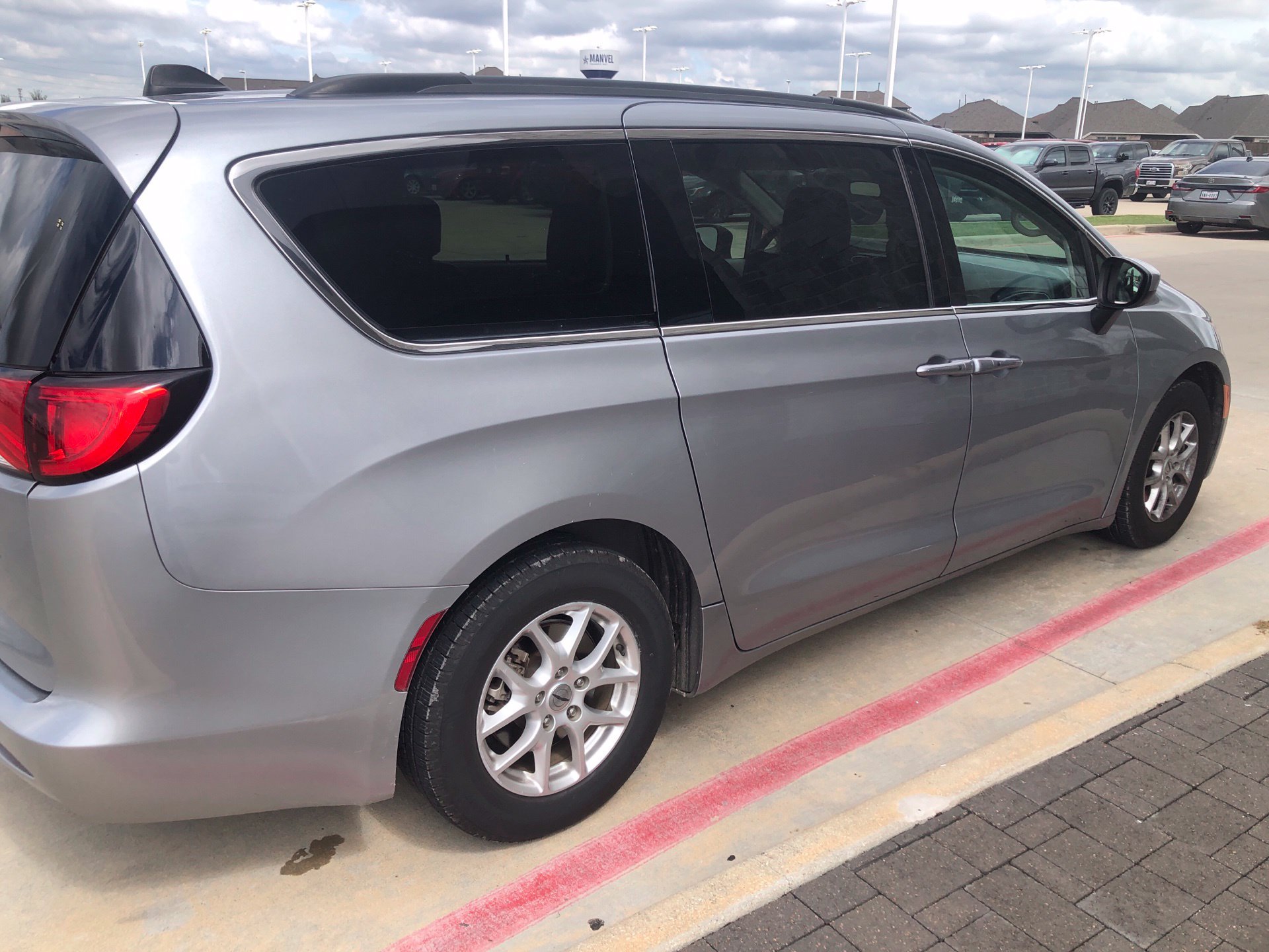 Used 2021 Chrysler Voyager Lxi FWD image 3