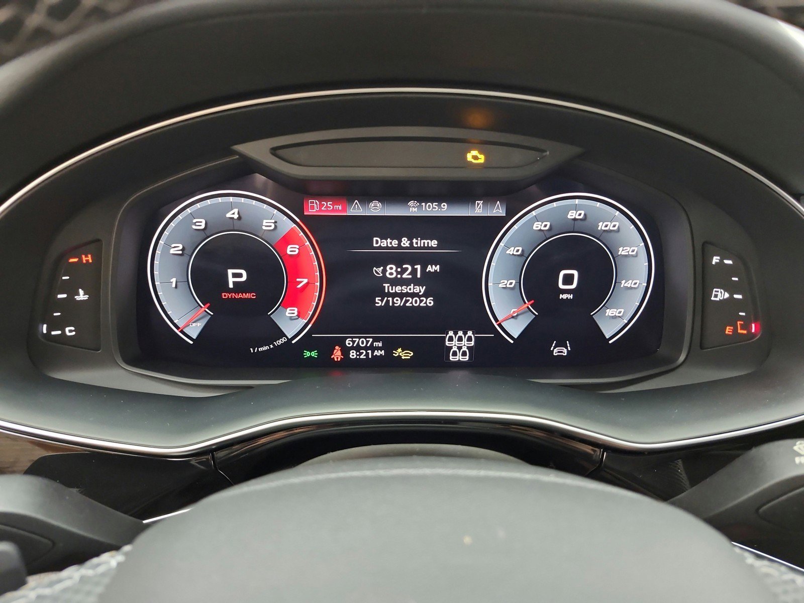 Used 2025 Audi SQ7 Prestige AWD/4WD image 9