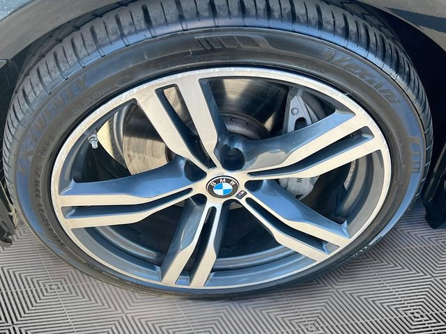 Used 2019 BMW 740i w/ M Sport Package image 32