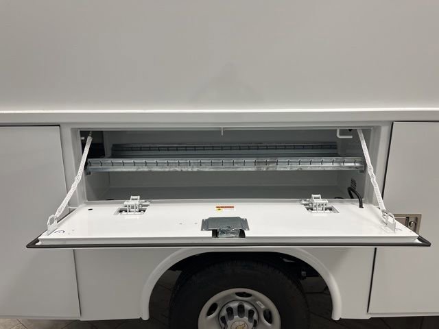 New 2025 Chevrolet Express 3500 Work Van w/ Power Convenience Package image 9
