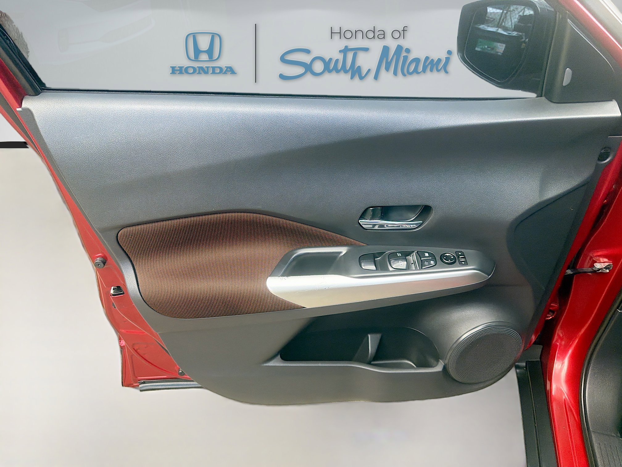 Used 2020 Nissan Kicks SR image 19