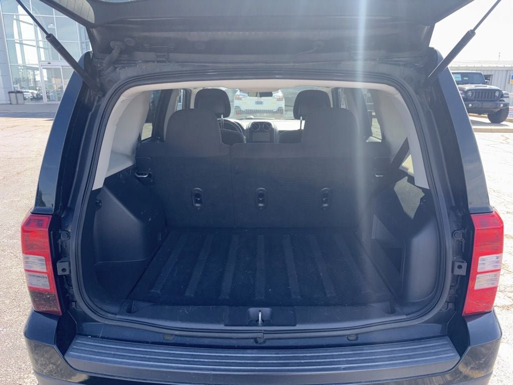 Used 2014 Jeep Patriot Sport FWD image 16