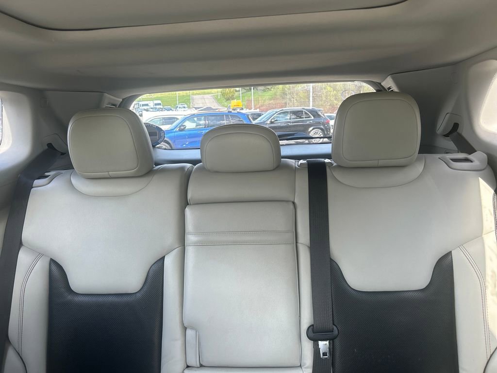 Used 2018 Jeep Compass Limited w/ Navigation Group AWD/4WD image 16