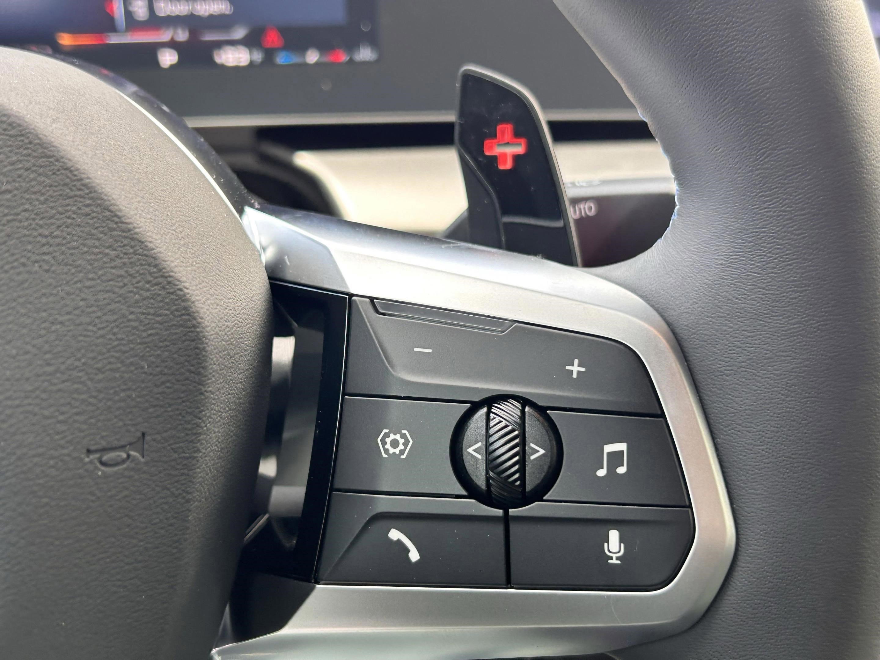 Used 2025 BMW M235i xDrive w/ Premium Package image 18