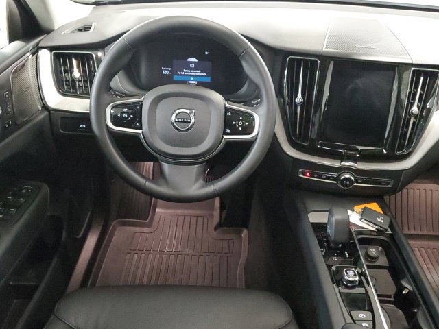 Used 2025 Volvo XC60 B5 Plus w/ Protection Package Premier AWD/4WD image 16