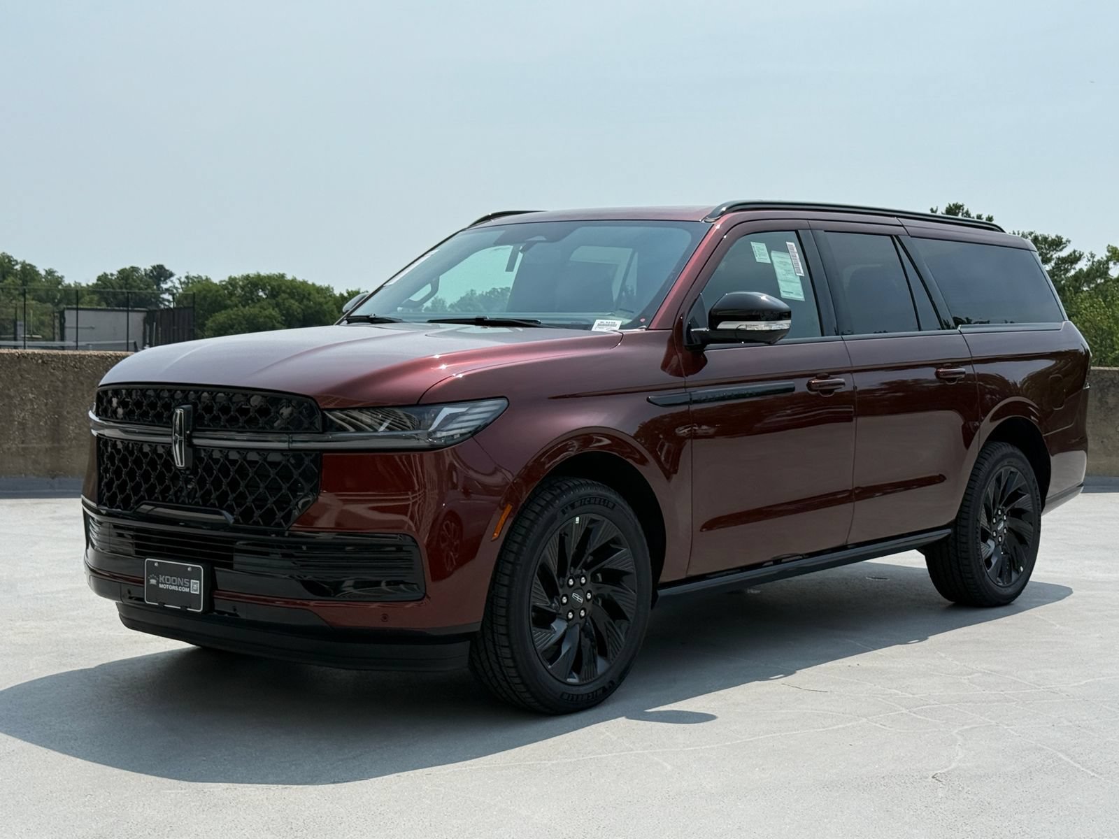 New 2027 Lincoln Navigator L Reserve w/ Jet Appearance Package