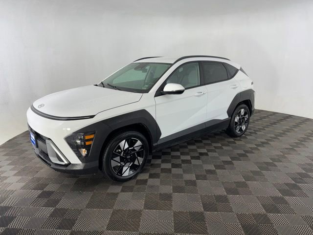 Used 2025 Hyundai Kona SEL FWD image 4